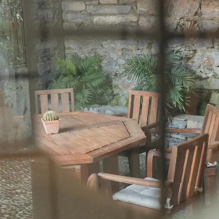Civico 55 - Free Parking & Garden Apartment Moltrasio