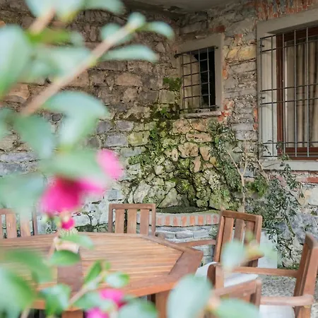 Civico 55 - Free Parking & Garden Apartment